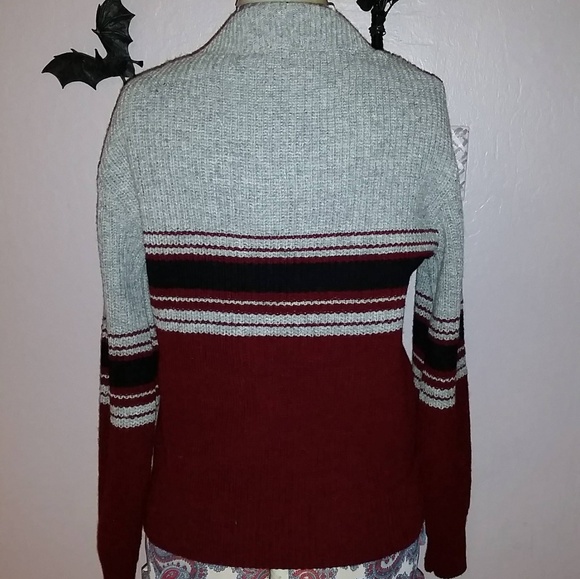 Retro Unisex Sweater - Picture 2 of 3